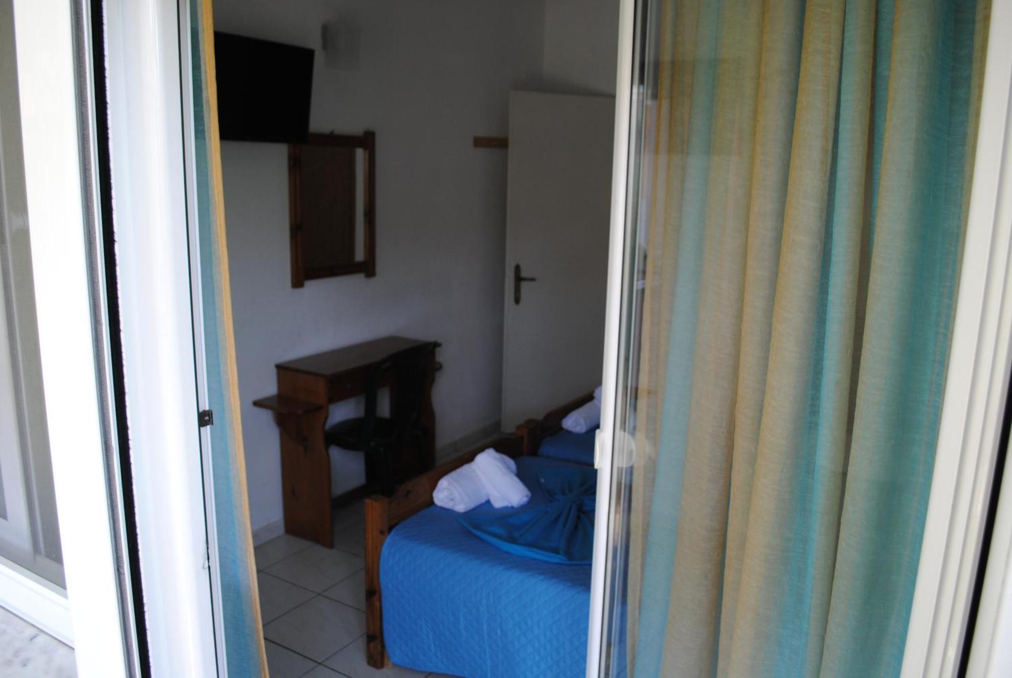 Artemis Apartments Paralia Dionisiou Exterior foto