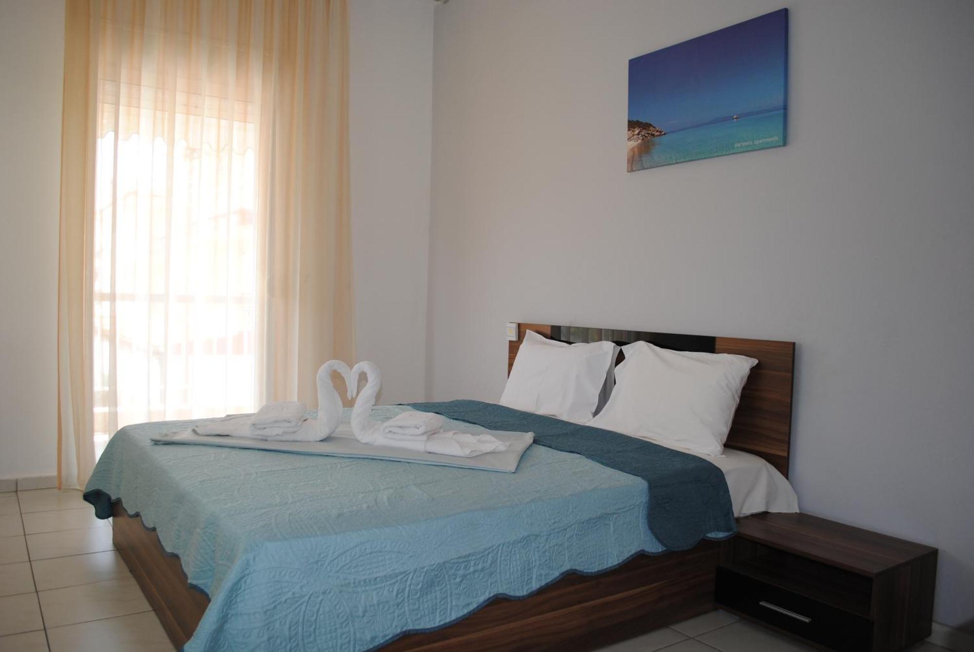 Artemis Apartments Paralia Dionisiou Exterior foto