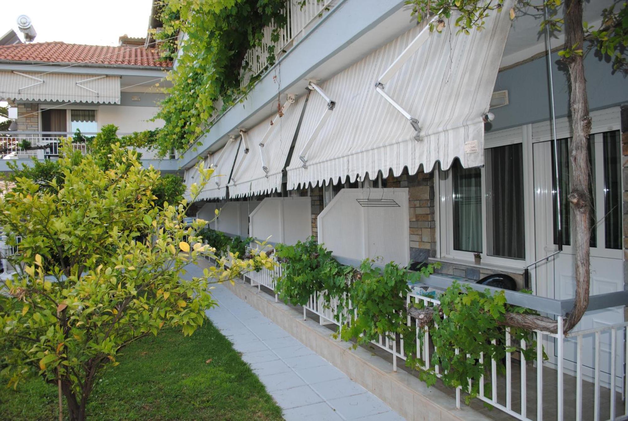 Artemis Apartments Paralia Dionisiou Exterior foto