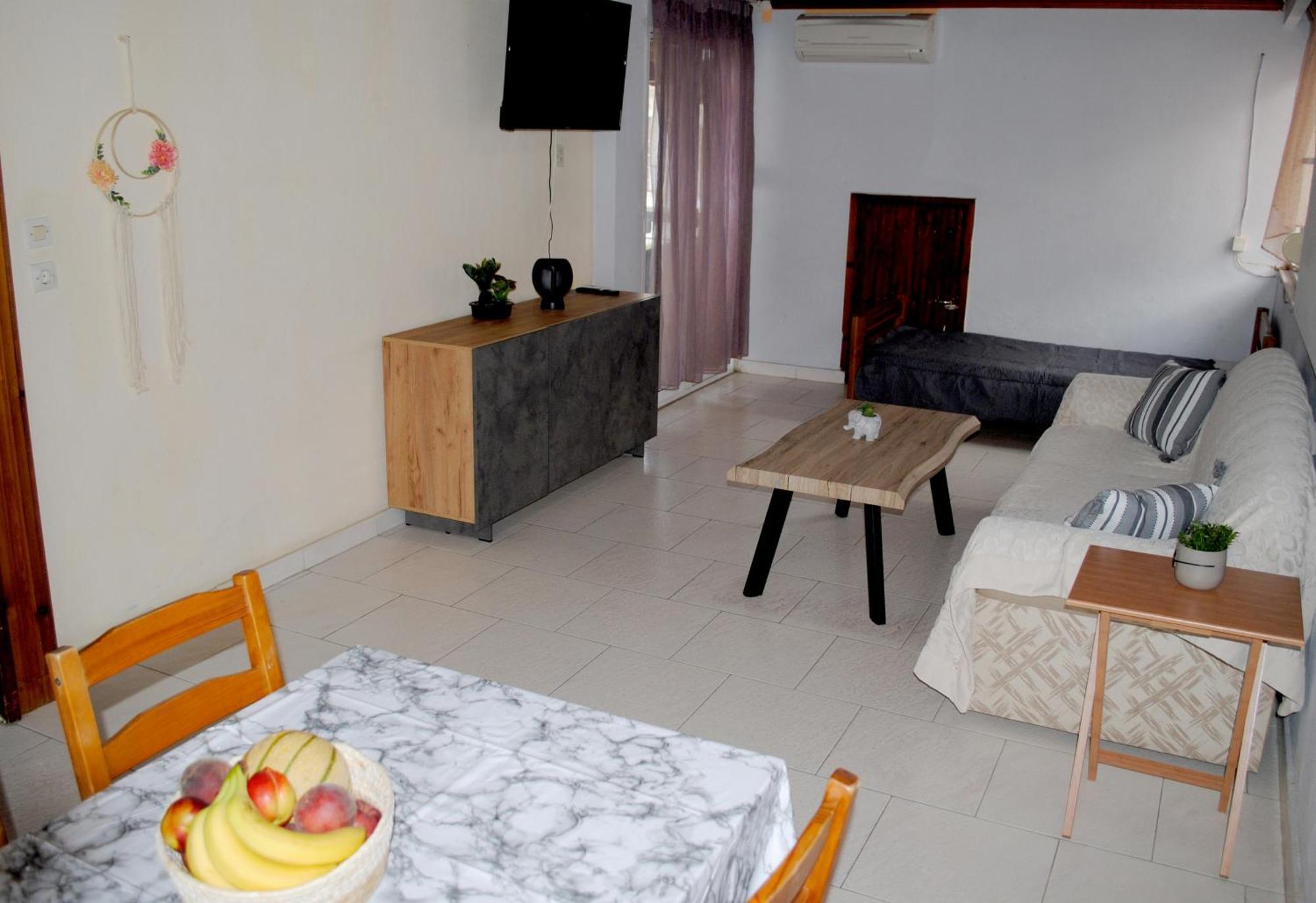 Artemis Apartments Paralia Dionisiou Exterior foto