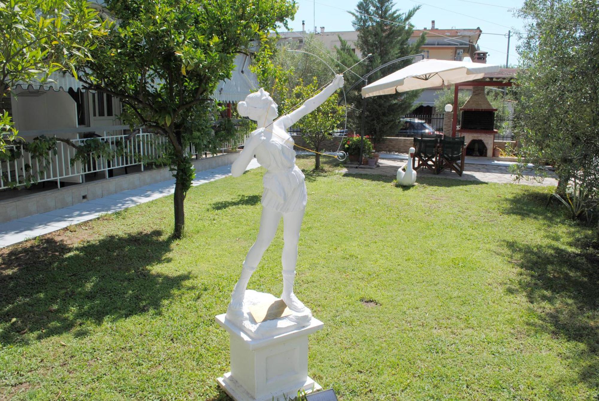 Artemis Apartments Paralia Dionisiou Exterior foto